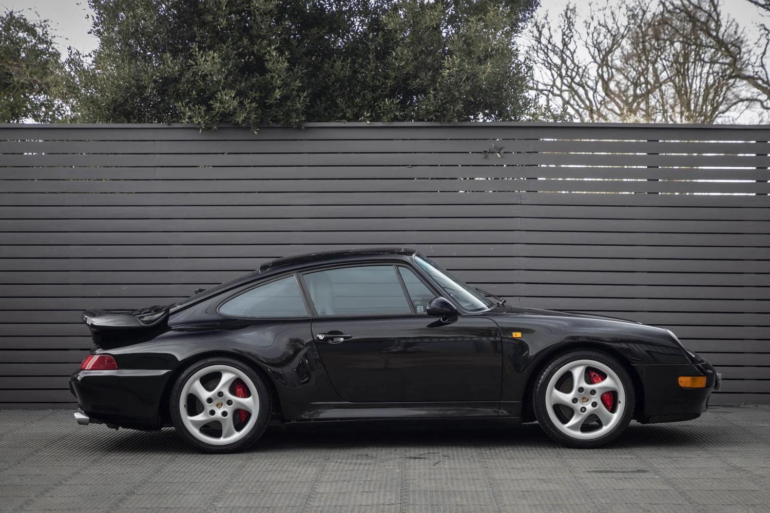 Porsche 993 Turbo black
